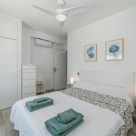 Playa Vistas 2 Bed Terrace Pool & Ac * Los Cristianos (Tenerife)